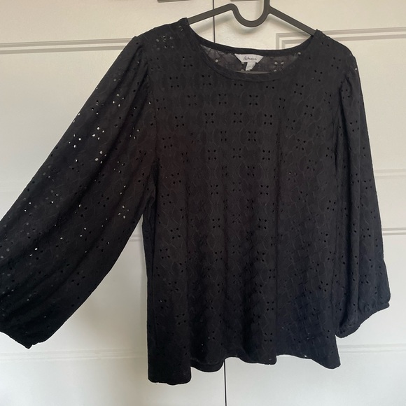 (3 for $24❣️) Reitmans Black Eyelet Top - Picture 3 of 9